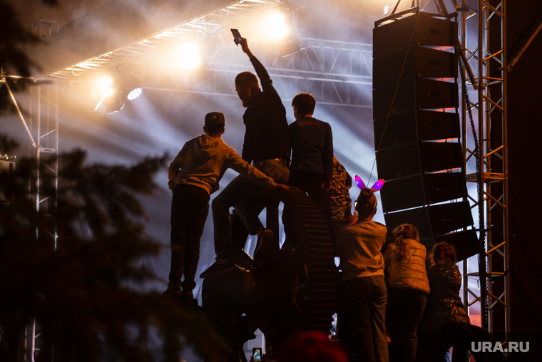 Уральский фестиваль «Ночь музыки» (Ural Music Night). Екатеринбург, концерт, ночь, зрители, мероприятие на открытом воздухе