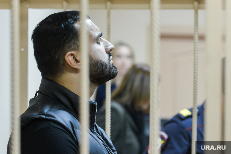 Мера пресечения блогер Альфреду Джавадову в суде центрального района. Челябинск, блогер, клетка, арест, джавадов альфред