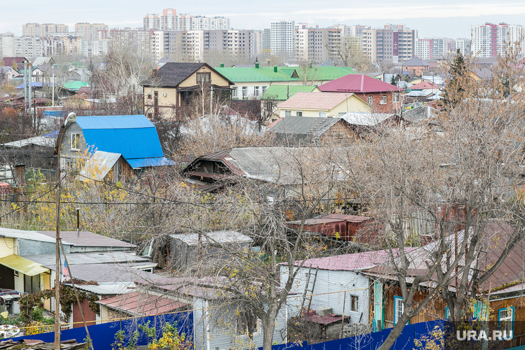 Виды города, осень. Тюмень, частные дома, частный сектор, зарека