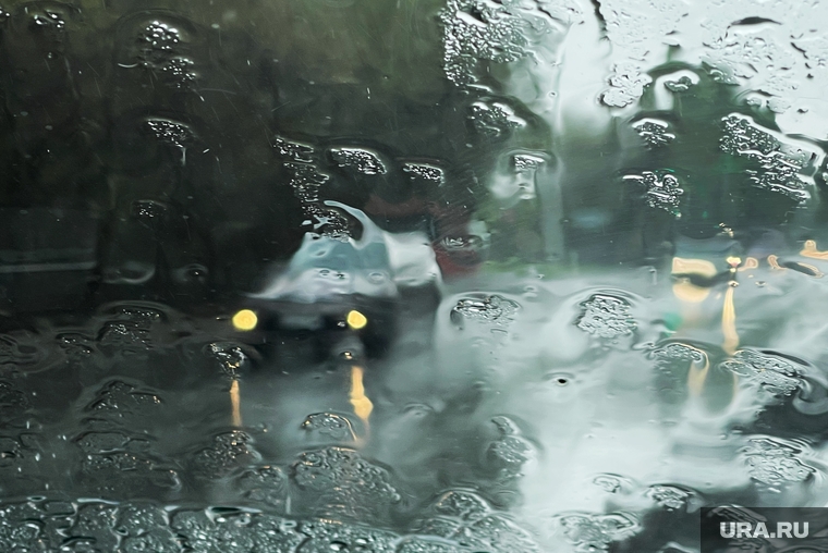 Клипарт. Курган, непогода, плохая видимость, ливень, фары, дождь, машина