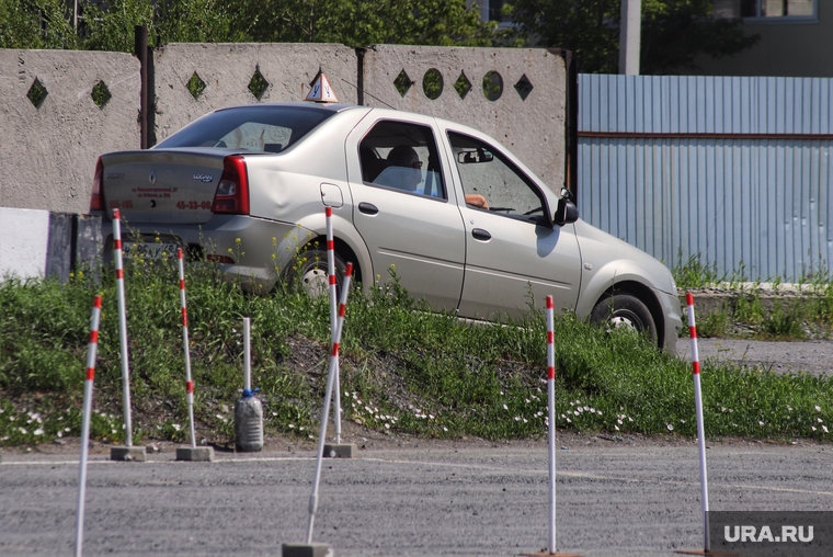 Автодром. Курган, автодром, учебный автомобиль, автошкола, учебная машина, экзамен пдд