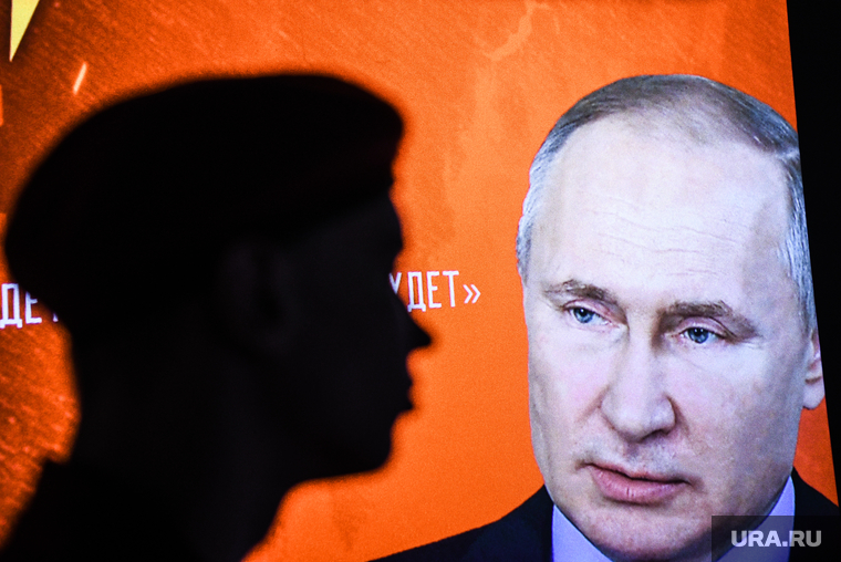 Мультимедийная выставка Герои спецоперации. Екатеринбург, путин на экране