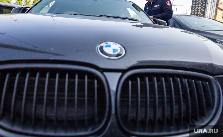 Рейд ГИБДД на улице Декабристов. Екатеринбург, bmw, инспектор дпс, бмв, проверка документов
