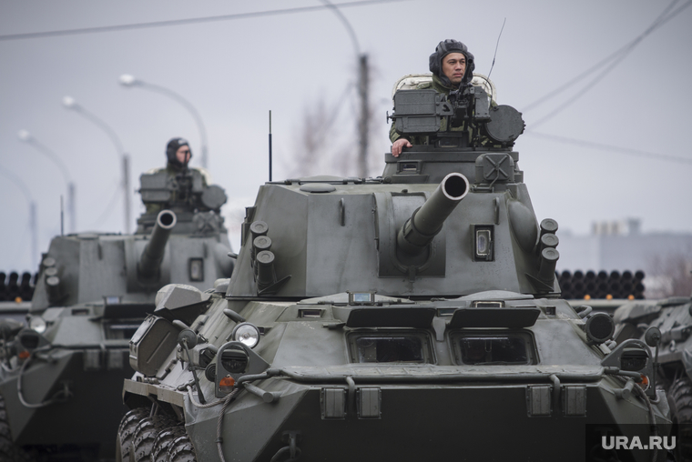 Репетиция парада Победы. Екатеринбург, военная техника, танки в городе, танкисты