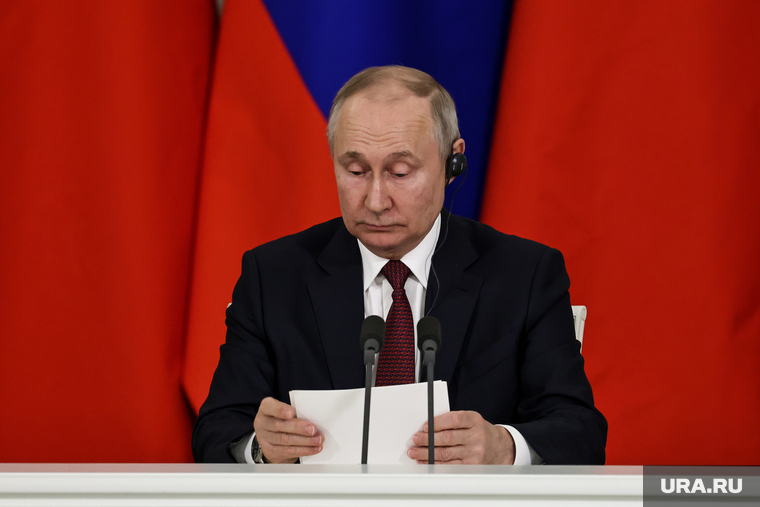 Президент России Владимир Путин и председатель КНР Си Цзинь Пин на встрече во время совместного заявления в Кремле. Москва, путин владимир