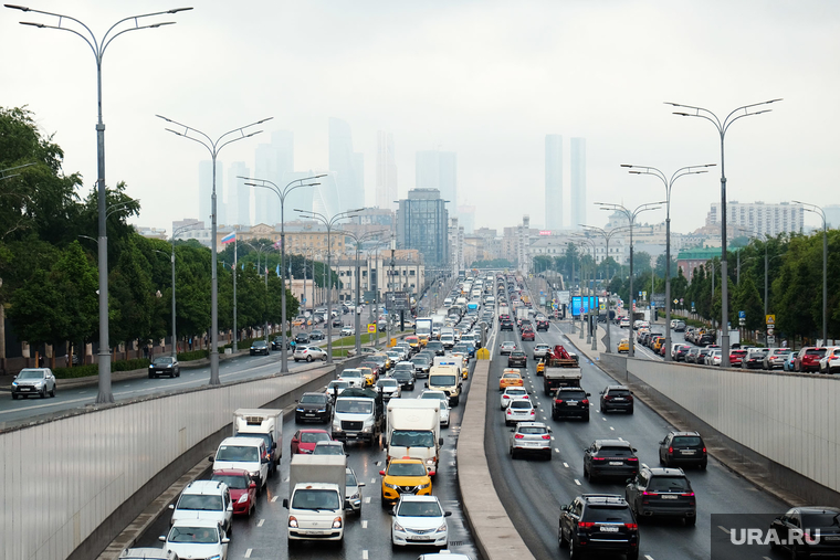 Повседневная жизнь. Москва, пробка, движение, час пик, трасса, автомобили