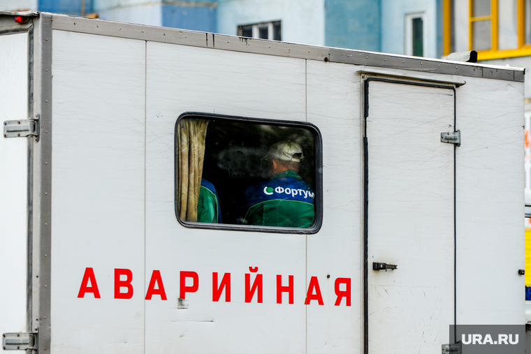 Островки безопасности на Комсомольском проспекте. Челябинск, аварийная служба, жкх, энергетика, аварийная, фортум