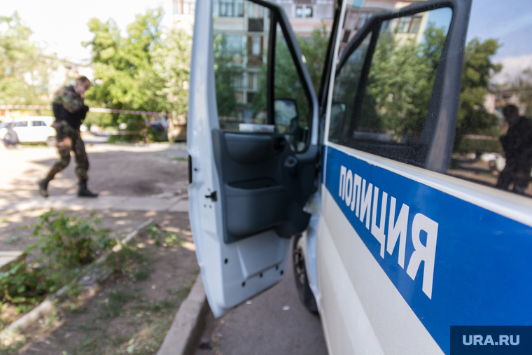 Взрыв во дворе дома № 51 на улице Советской Армии. Магнитогорск, двор, магнитогогорск, полиция