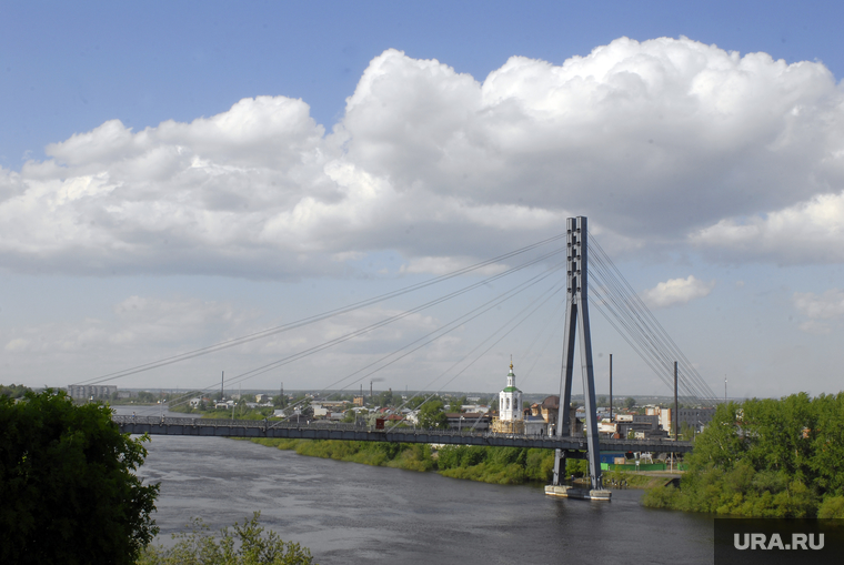 Виды города Тюмени. Пермь, мост влюбленных, река тура