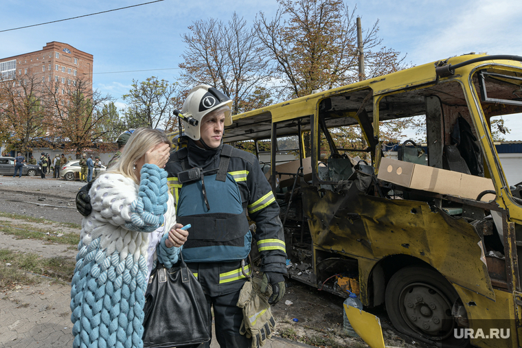Обстрел около Крытого рынка. Донецк, обстрел