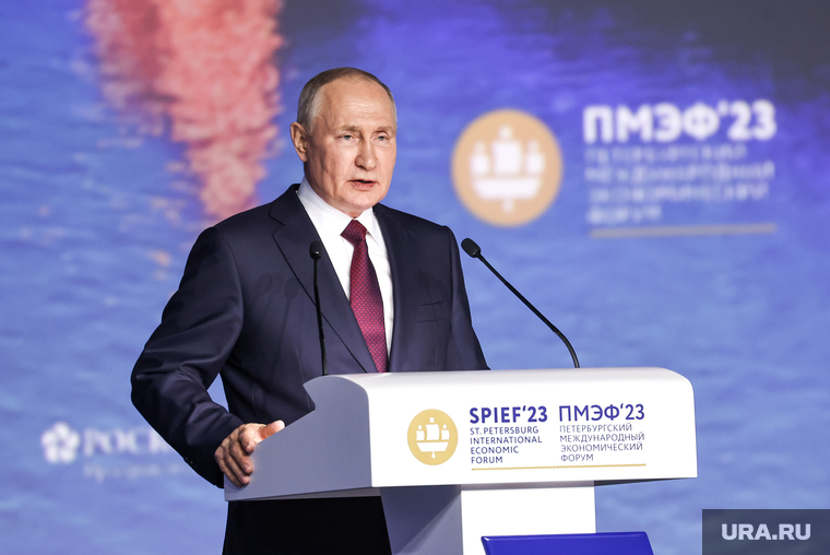 Выступление Владимира Путина на пленарной сессии ПМЭФ 2023. Санкт-Петербург, путин владимир