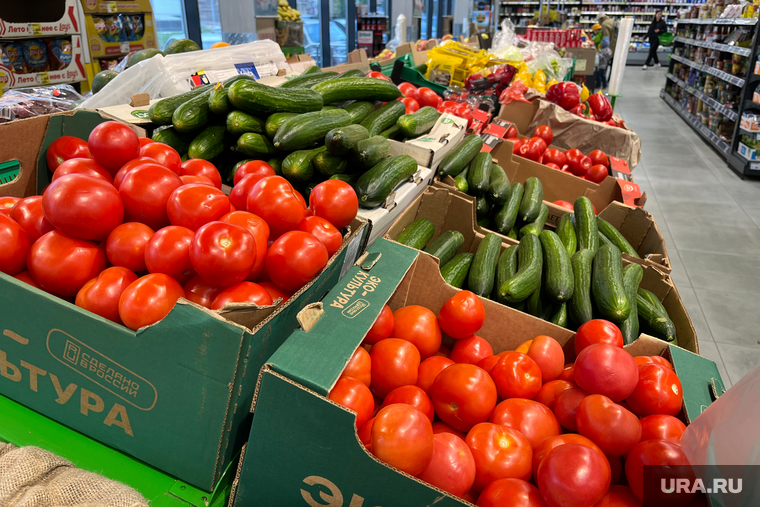 Повседневная жизнь. Пермь, овощи, продуктовый магазин, овощной прилавок