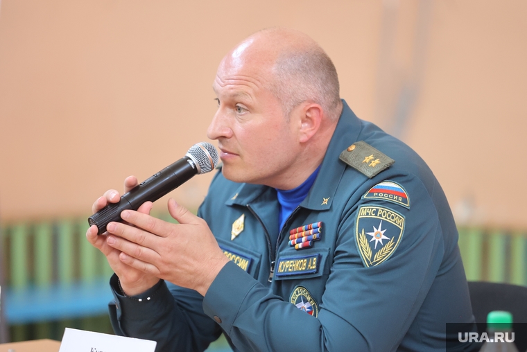 Приезд министра МЧС Куренкова Александра в село Юлдус. Курган
, куренков александр