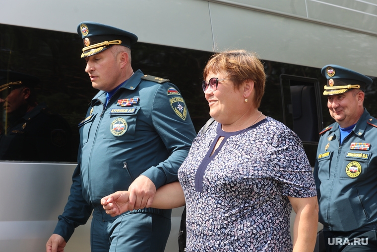 Министр Куренков лично пообщался с погорельцами