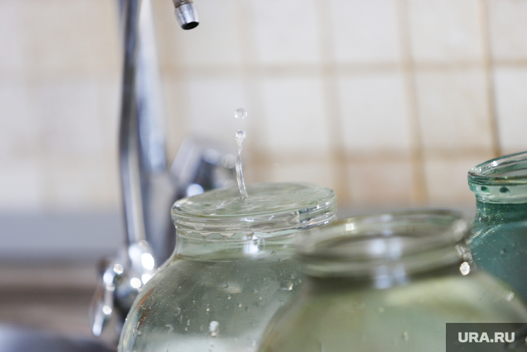 Клипарт на тему отключения воды. Курган, вода, нет воды, отключение воды, кран с водой, водоснабжение, холодная вода, хвс, вода в банке