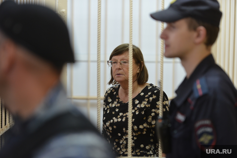 Мера пресечения Валентине Ческидовой, матери Владимира Ческидова обвиняемого в похищении, убийстве, изнасиловании, в суде Центрального района. Челябинск, ческидова валентина