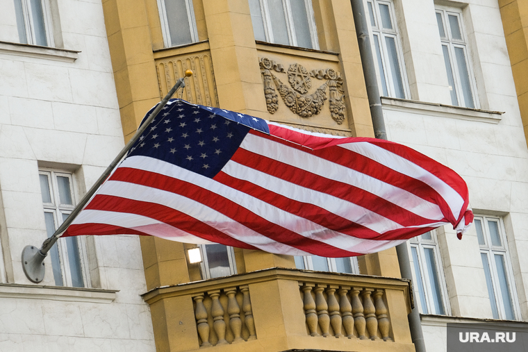 Виды Москвы. Москва , американский флаг, флаг сша, посольство сша, флаг америки