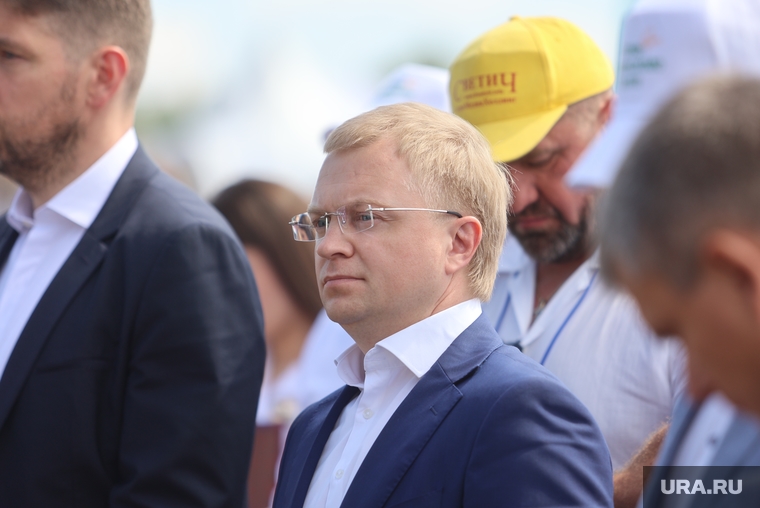 Шумков отправил своего зама на выставку сельхозтехники