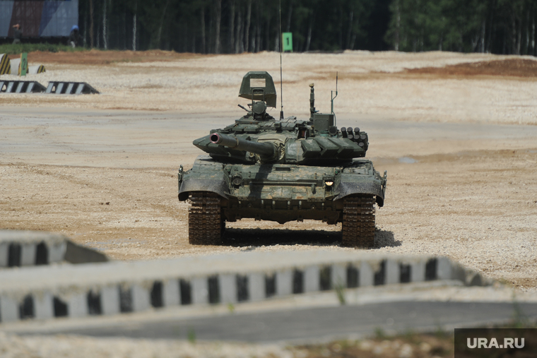 Экипаж вступил в бой на танке Т-72Б3 (архивное фото)