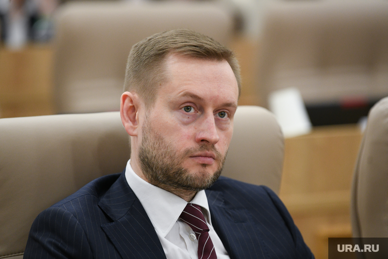 С другим советником гендиректора — Александром Караваевым — у Коромыслова, говорят, отношения плохие