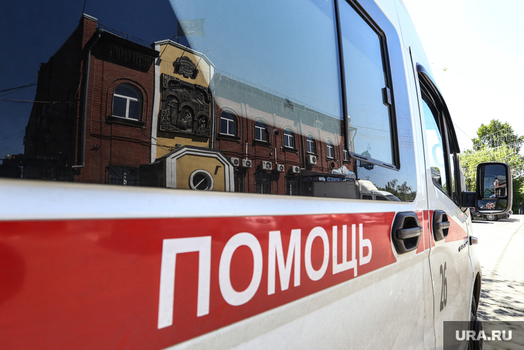 Эвакуация пивзавода. Курган , минирование, пивзавод, машина скорой медицинской помощи, скорая помощь