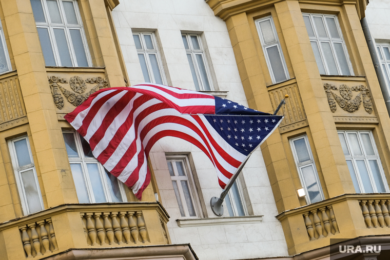 Виды Москвы. Москва , американский флаг, флаг сша, посольство сша, флаг америки
