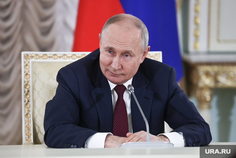 Президент России Владимир Путин на итоговой пресс-конференции саммита "Россия-Африка". Санкт-Петербург, путин владимир, топ