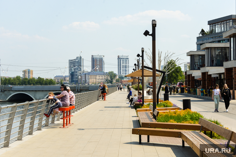 Городские зарисовки. Челябинск, лето, набережная