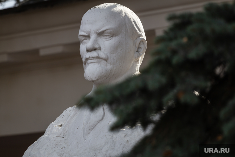 Свердловские зарисовки. Екатеринбург, ленин, бюст ленину, дендрологический парк-выставка