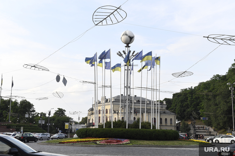 Украина, архив. Пермь, флаги украины, киев