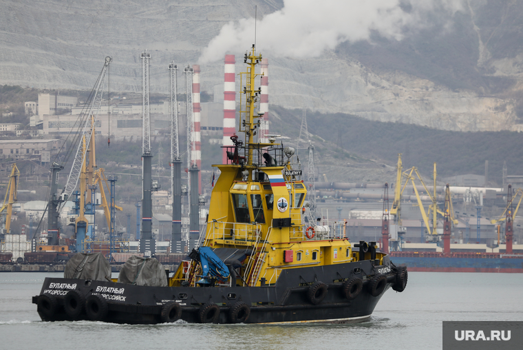 Черное море. Новороссийск, черное море, корабль, буксир, судно, порт, новороссийск, порт новороссийска