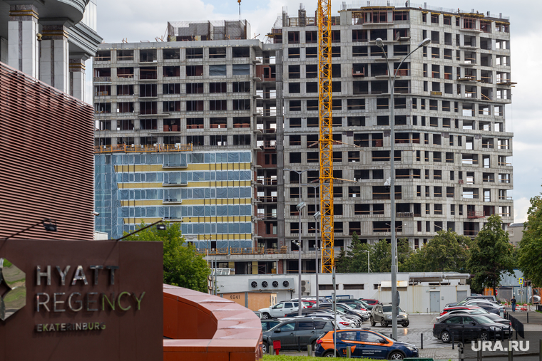 Городские зарисовки. Екатеринбург, долгострой, дом, стройка, улица антона валека 5