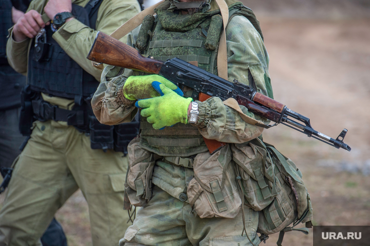 Военная подготовка к службе в зоне СВО. Центр Стрелец.Пермь, оружие, стрелки, автомат калашникова, спецназ, чвк, сво, армия россии, штурмовики