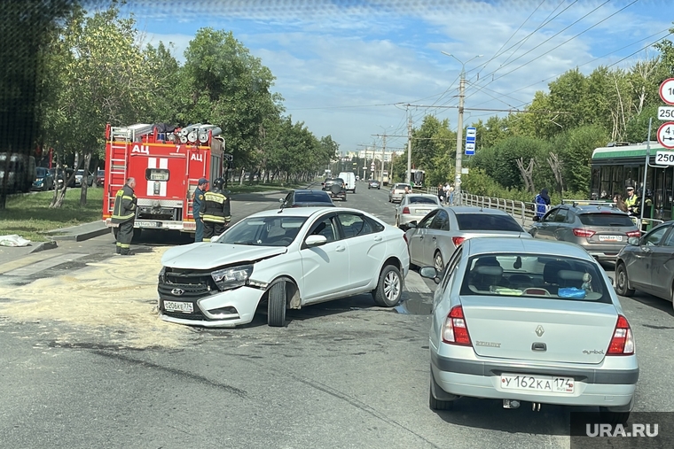 Авария, ДТП. Челябинск , перекресток, дтп, авария, дорога, пожарная машина