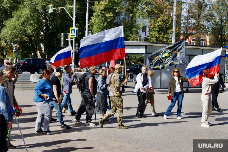 Пермяки вместе с ЧВК «Вагнер» приняли участие в праздновании Дня флага России