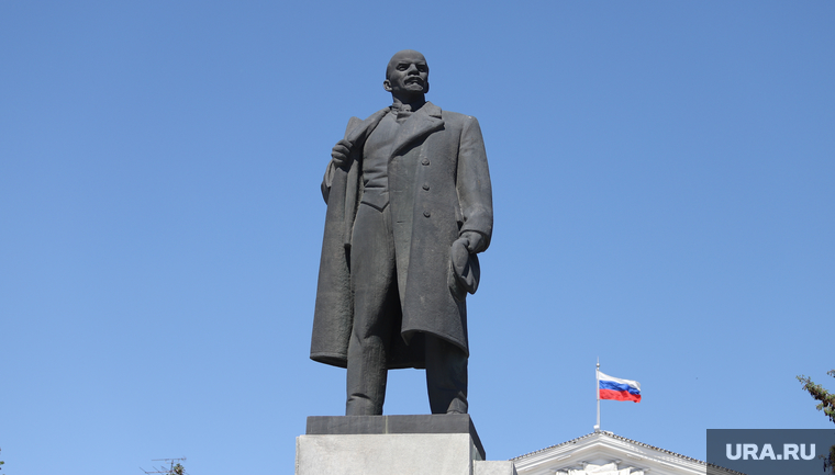 День пограничника. Курган, площадь ленина, ленин, памятник ленину