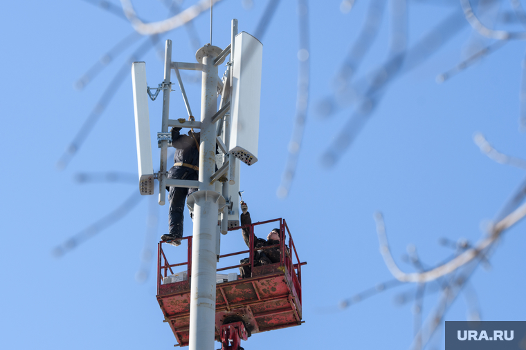 Установка вышки сотовой связи 5G на Уралмаше. Екатеринбург, сотовая связь, телекоммуникации, мобильная связь, вышка сотовой связи, вышка сотовой связи 5G, пятое поколение мобильной связи, fifth generation