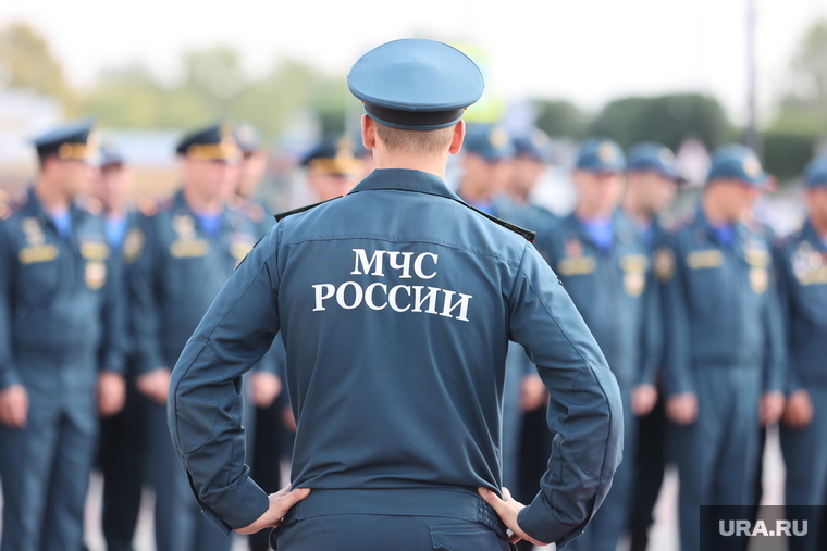 Министр МЧС Александр Куренков наградил сотрудников курганского ГУ МЧС. Курган
, мчс