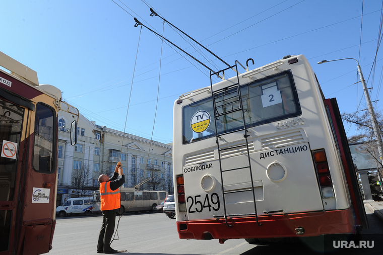 Презентация единого проездного билета, транспортной карты и инновационной остановки с интерактивным дисплеем и wi-fi. Челябинск, троллейбус