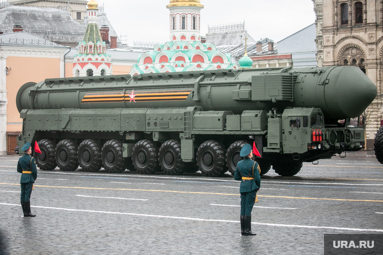 Парад Победы 2021 9 мая на Красной площади в Москве. Москва, ярс, межконтинентальная баллистическая ракета, мбр, сармат, МБР «Сармат» РС-28