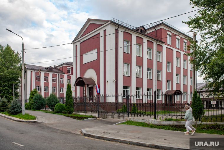Виды города. Пермь, школа N 12, школа немецкого языка, улица юрия смирнова 10