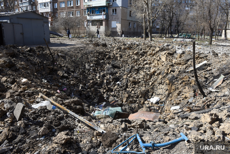 Обстановка в Мариуполе после освобождения. Украина, последствия, украина, мариуполь, война, воронка, разрушения, обстрел, сво, специальная военная операция