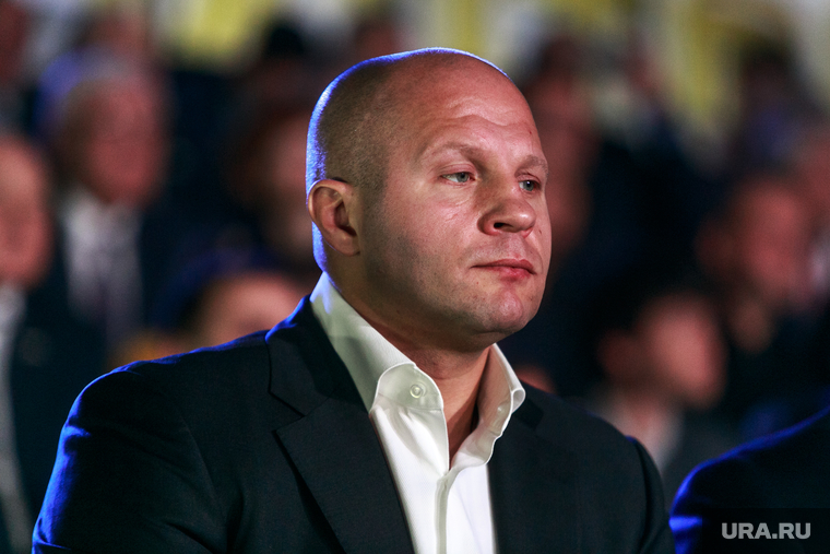 Собрание инициативной группы по выдвижению кандидатом в президенты России Владимира Путина. Москва, портрет, емельяненко федор