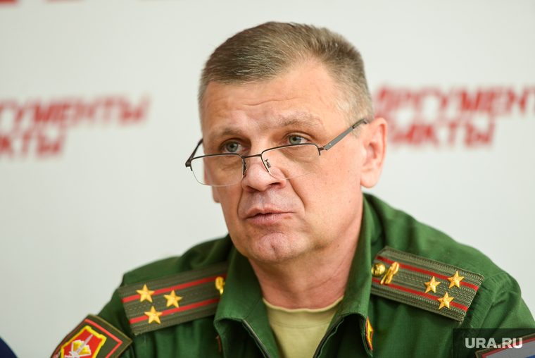 Брифинг военкома Челябинской области Андрея Максурова, максуров андрей