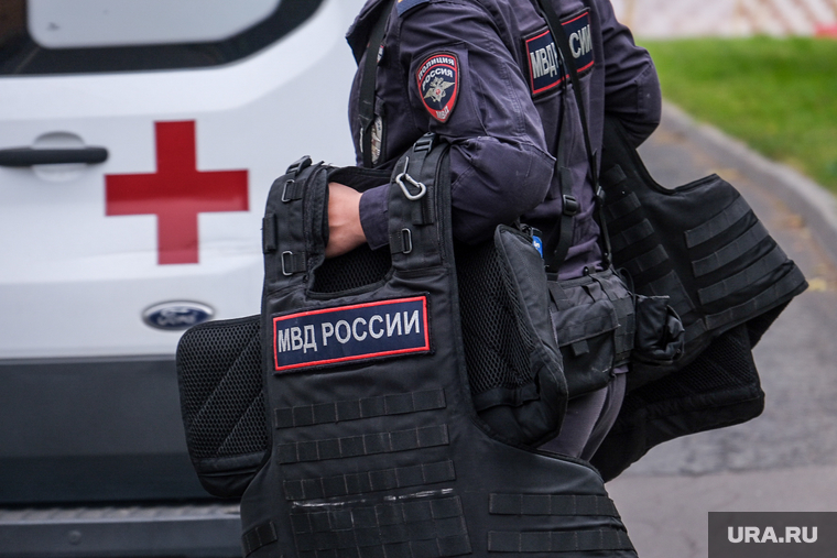 Место падения бпла на Карамышевской набережной недалеко от ГКБ №67. Москва, бронежилет, полицейский, мвд россии, скорая помощь