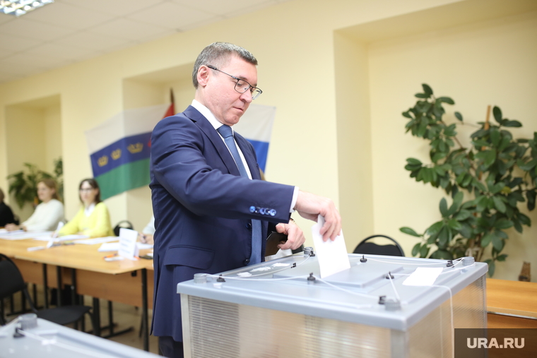Якушев голосует. Тюмень , якушев владимир, якушев голосует