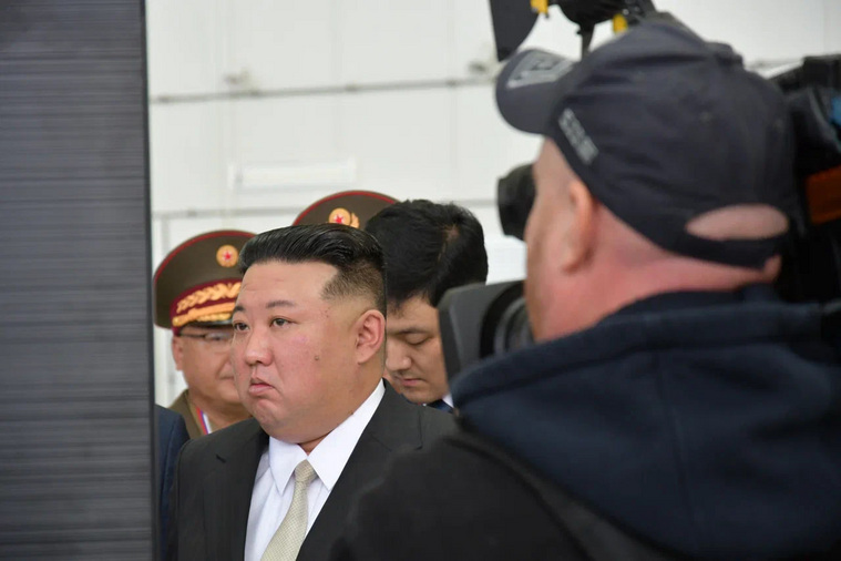Ким Чен Ын прибыл на космодром «Восточный»
