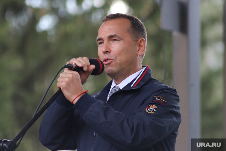 Торжественная линейка студентов КГУ в ЦПКиО. Курган, шумков вадим