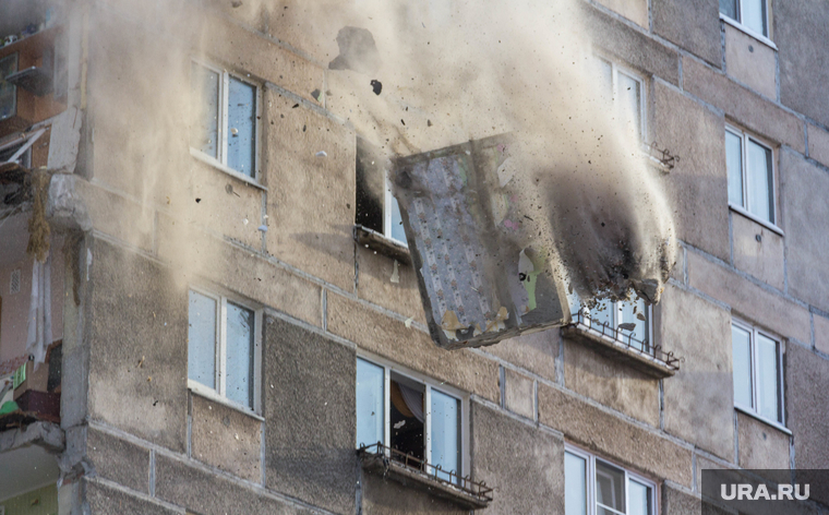 Демонтаж 7-го подъезда дома № 164 на проспекте Карла Маркса. Часть 2. Магнитогорск, строительный мусор, обрушение, разрушенный дом, последствия взрыва газа, демонтаж подъезда, карла маркса 164, обломки здания
