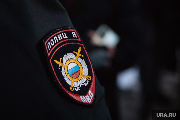 Несогласованный митинг в поддержку Навального. Сургут, полиция, шеврон полиция